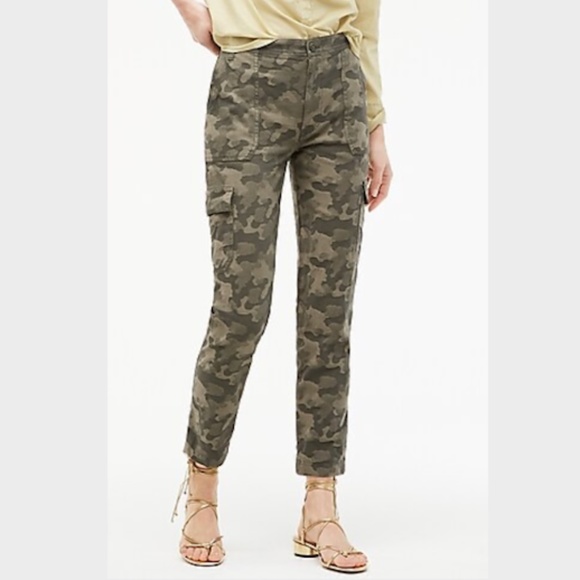JCREW High Rise Tapered Cargo Pant in Jacquard Camo - Picture 1 of 6